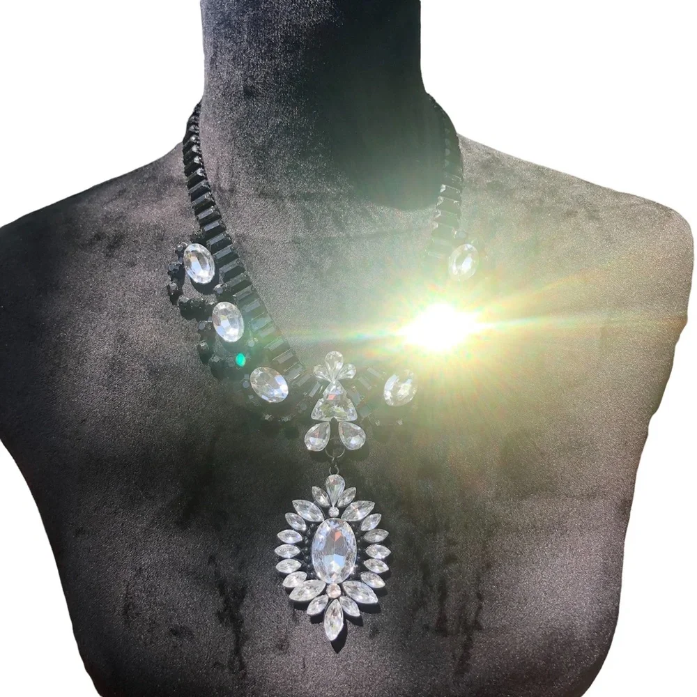 Black Rhinestone Chunky Costume Necklace - Picture 4 of 7